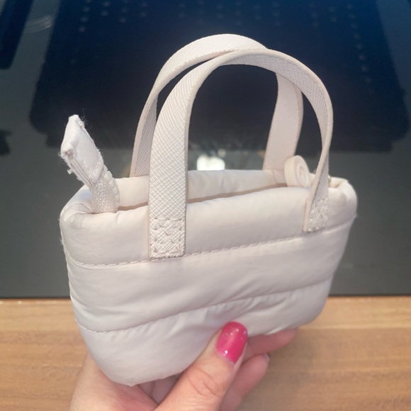 Rare Beauty Mini Puffer Keychain - Picture 5 of 6